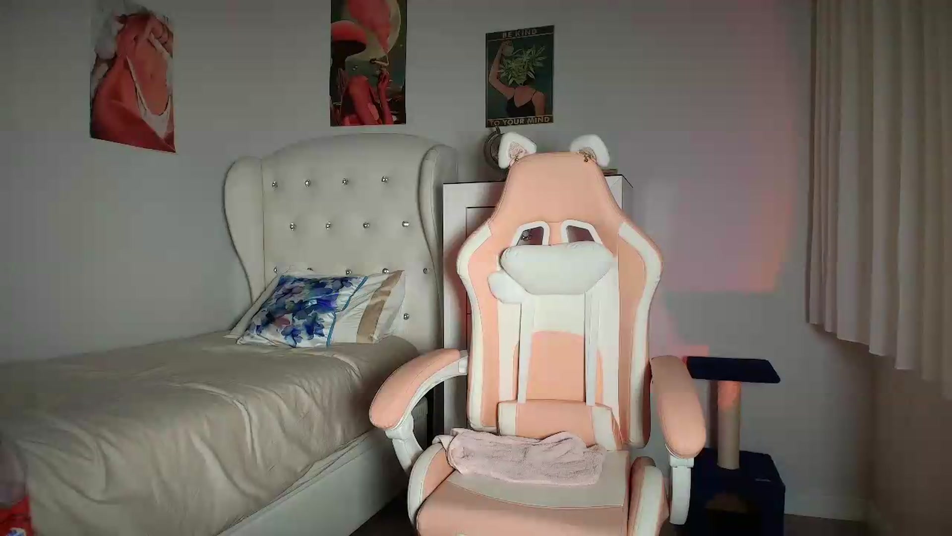 Gallery image thumbnail from JessyKatt's myfreecams stream on, 07/29/2026, 16:35 image 18 of 20