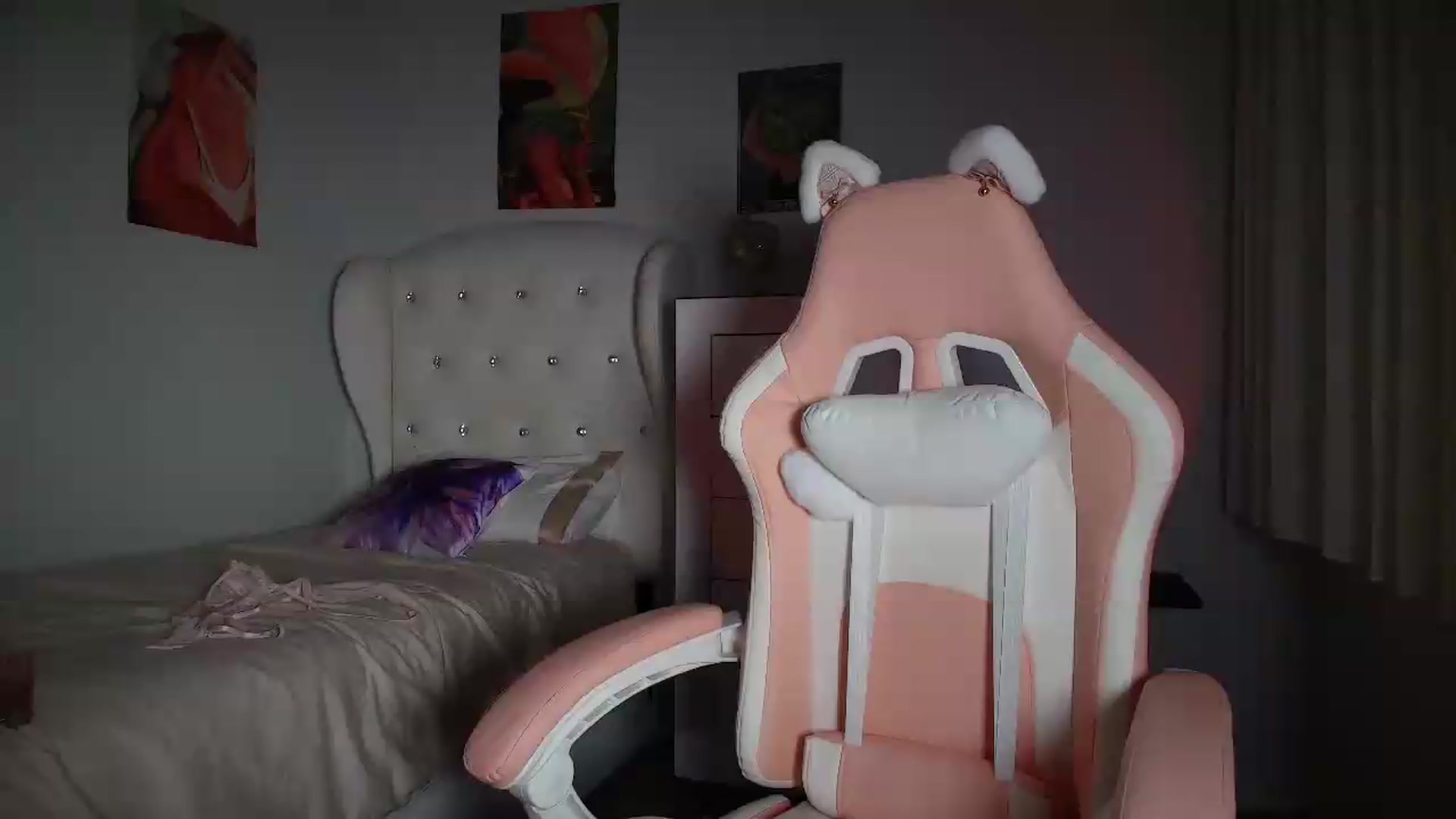 Gallery image thumbnail from JessyKatt's myfreecams stream on, 08/01/2026, 15:36 image 18 of 20
