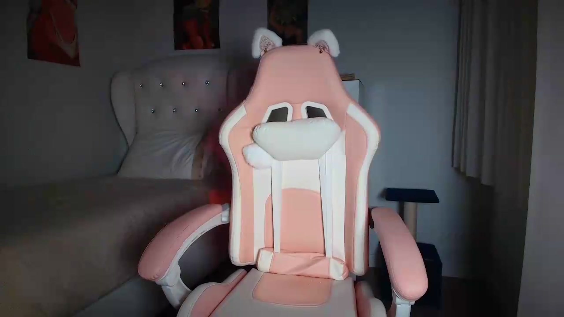 Gallery image thumbnail from JessyKatt's myfreecams stream on, 08/08/2026, 14:11 image 13 of 20