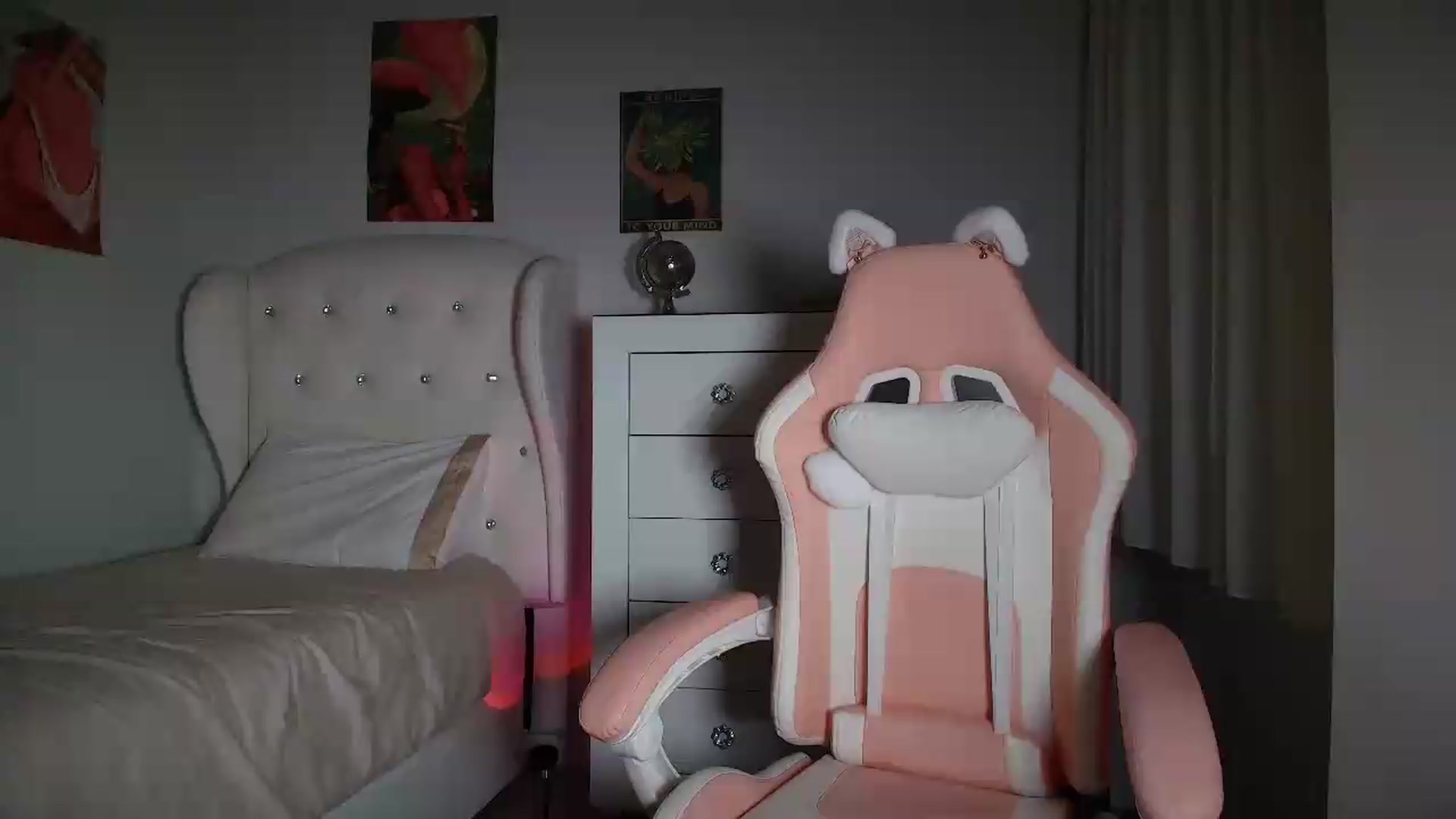 Gallery image thumbnail from JessyKatt's myfreecams stream on, 08/18/2026, 15:00 image 10 of 20