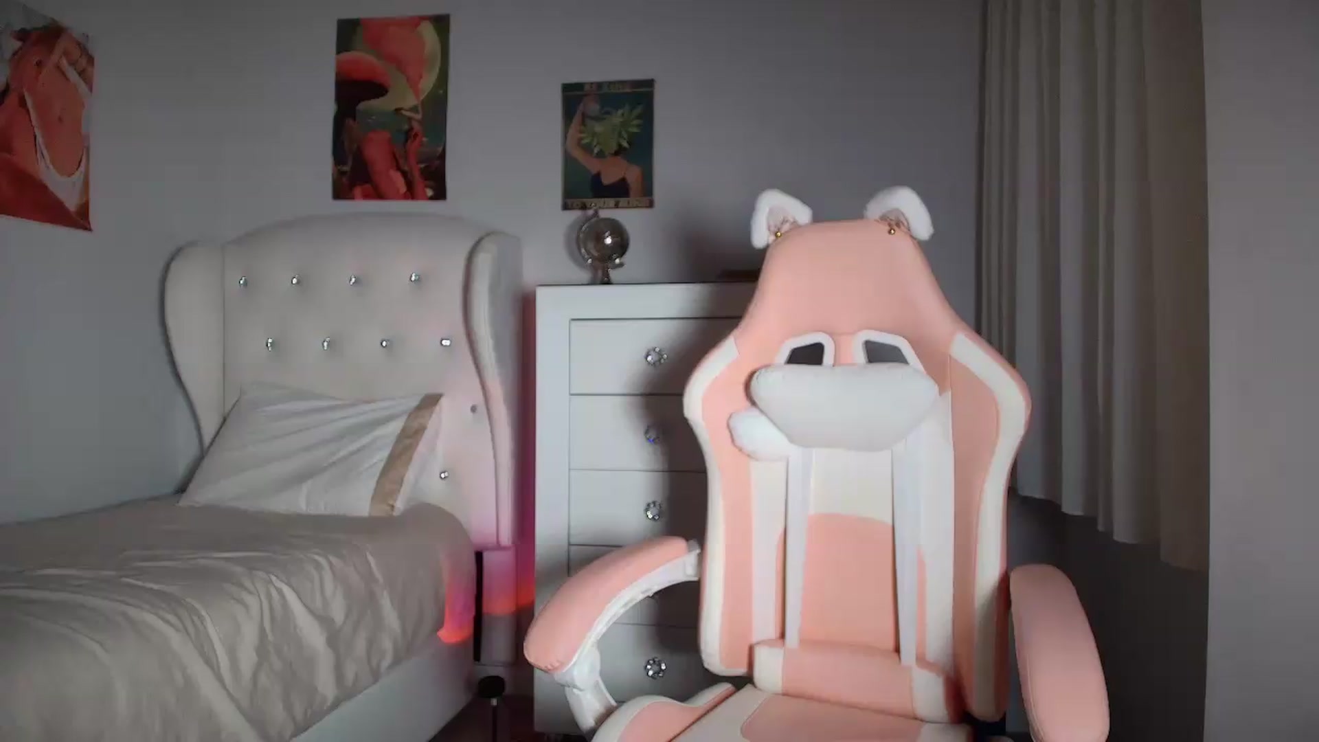Gallery image thumbnail from JessyKatt's myfreecams stream on, 08/18/2026, 15:00 image 11 of 20