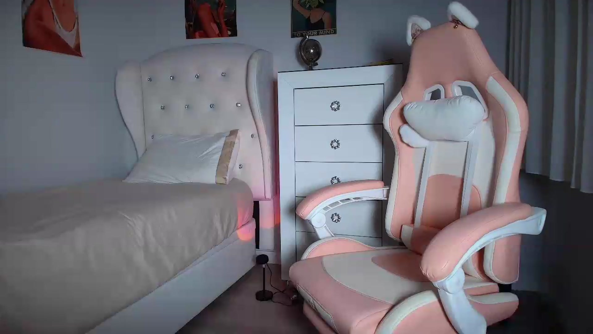 Gallery image thumbnail from JessyKatt's myfreecams stream on, 08/21/2026, 12:19 image 11 of 20
