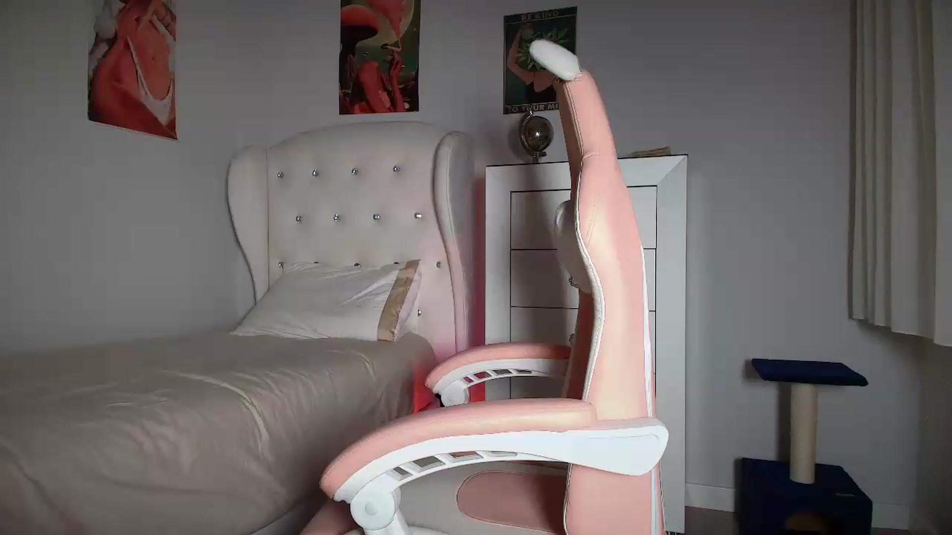 Gallery image thumbnail from JessyKatt's myfreecams stream on, 08/23/2026, 12:47 image 9 of 20