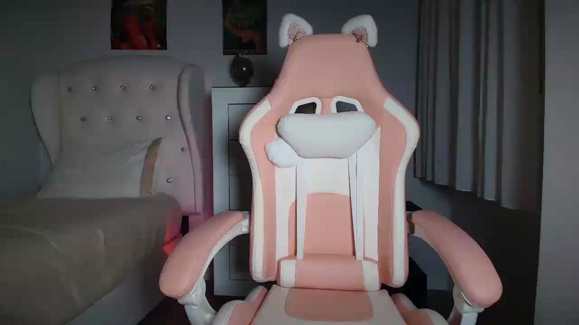 Gallery image thumbnail from JessyKatt's myfreecams stream on, 08/25/2026, 15:20 image 2 of 20