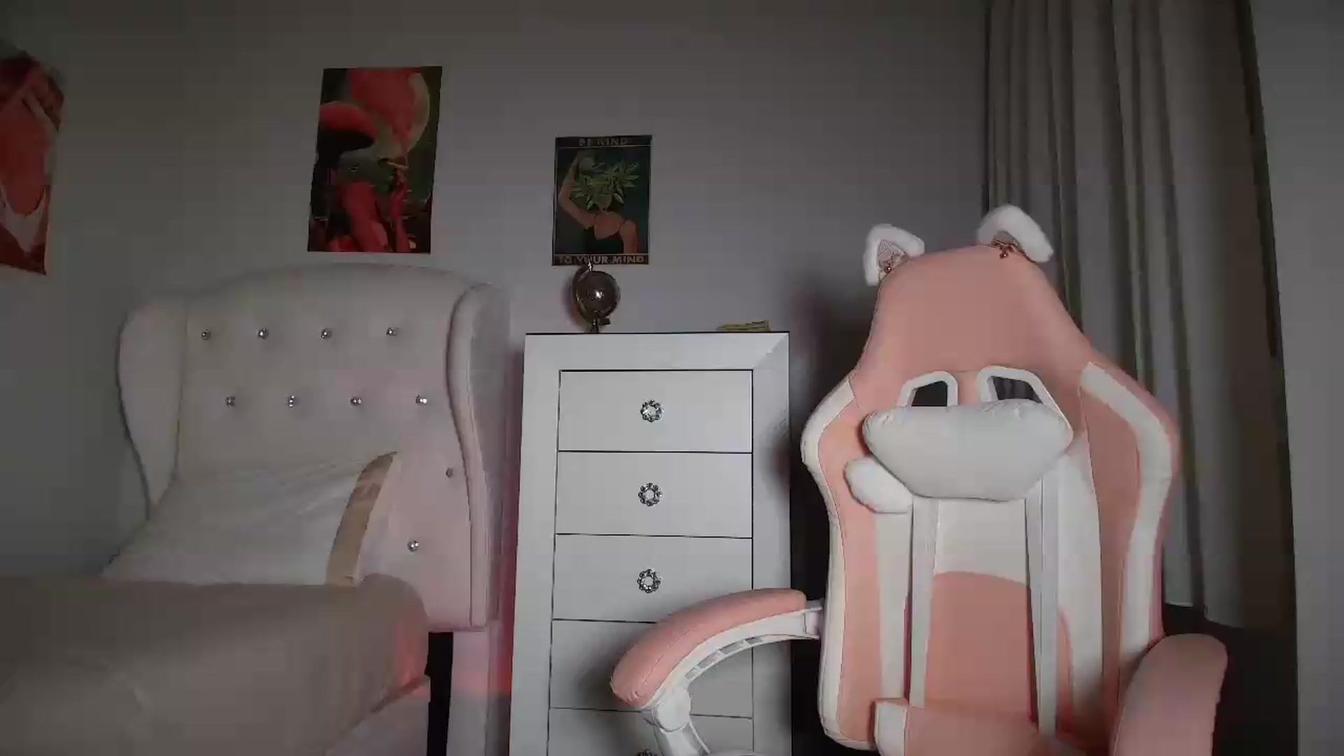Gallery image thumbnail from JessyKatt's myfreecams stream on, 08/26/2026, 18:03 image 6 of 20