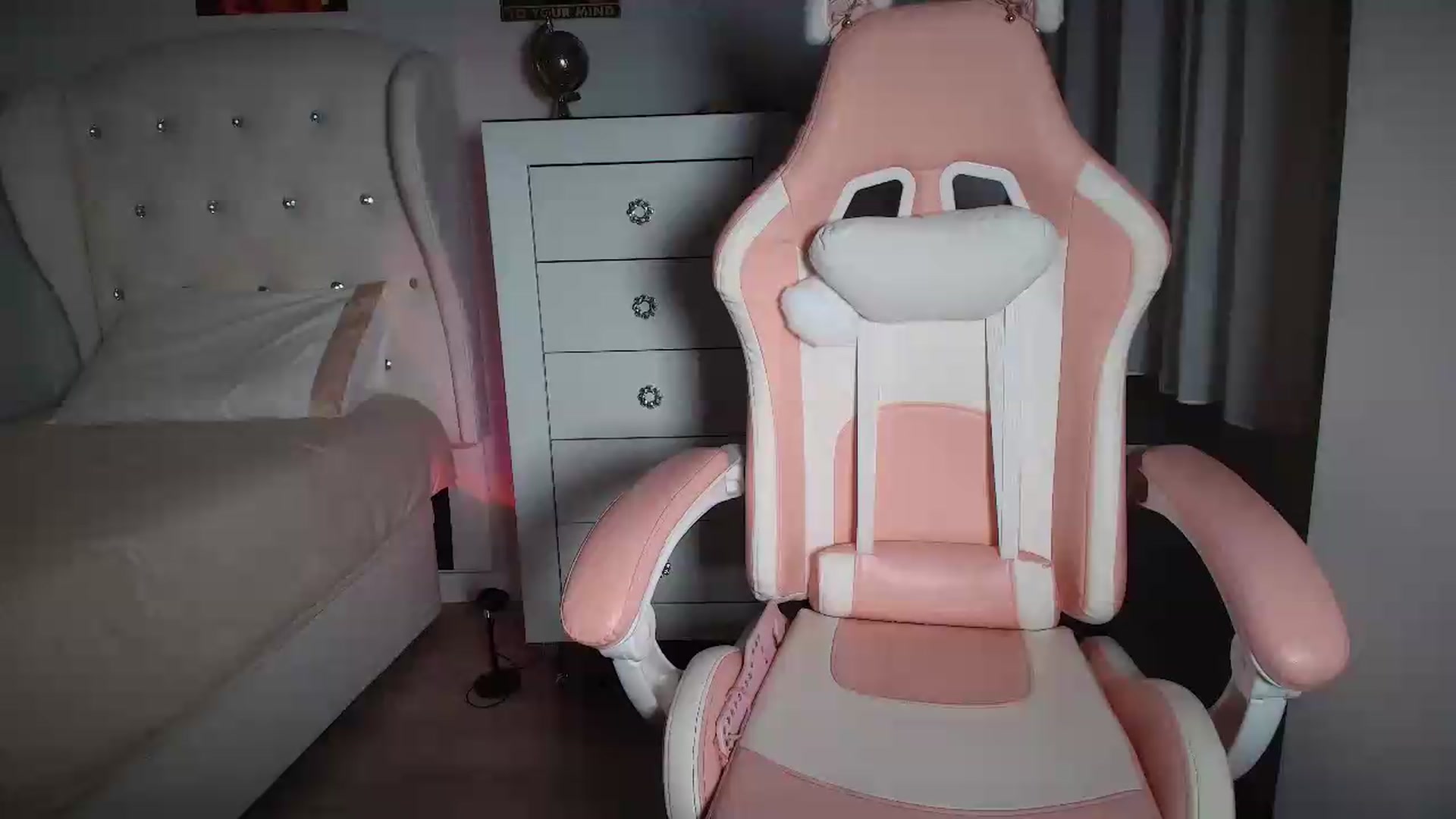 Gallery image thumbnail from JessyKatt's myfreecams stream on, 08/30/2026, 09:42 image 14 of 20