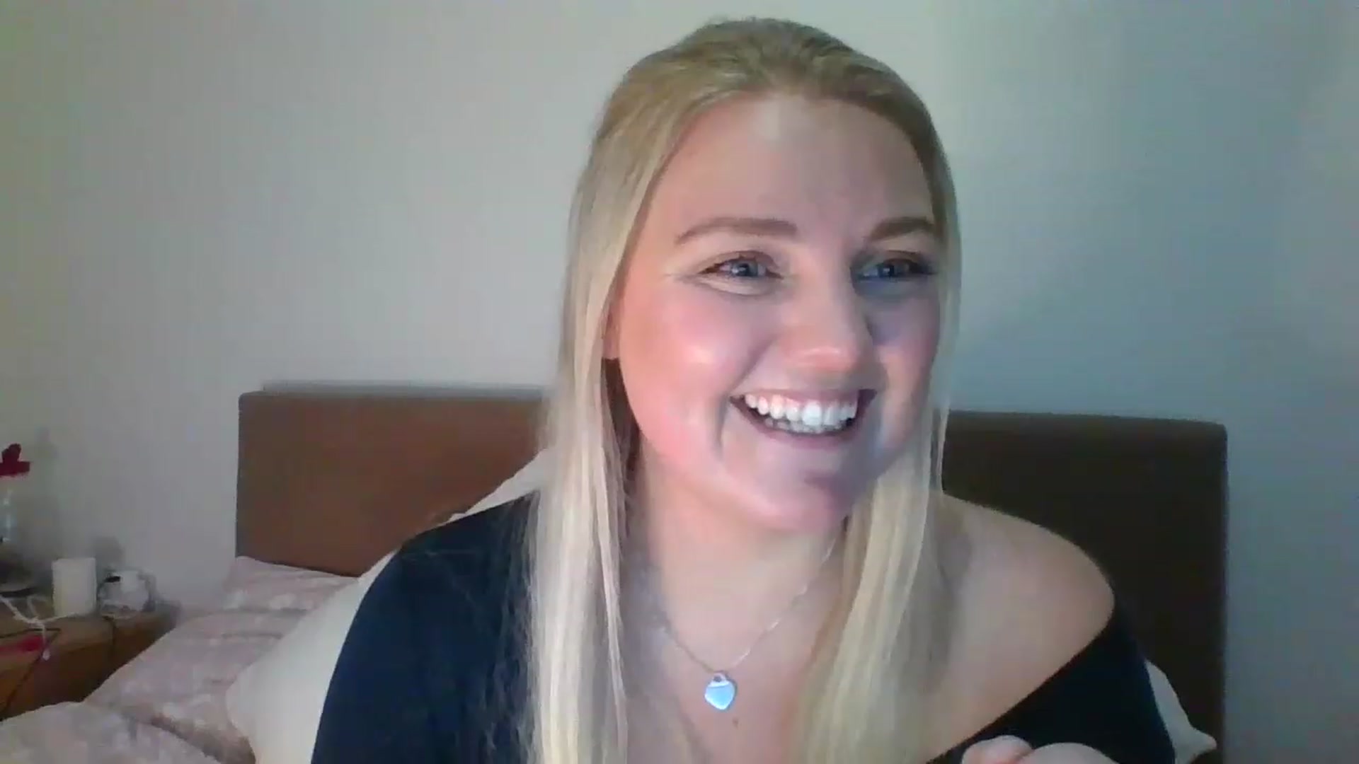 Gallery image thumbnail from JessyLou's myfreecams stream on, 02/07/2023, 21:33 image 16 of 20