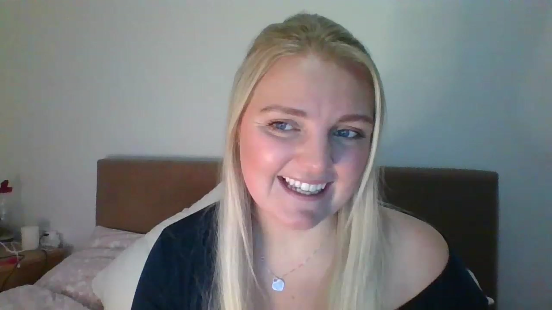 Gallery image thumbnail from JessyLou's myfreecams stream on, 02/07/2023, 21:33 image 14 of 20