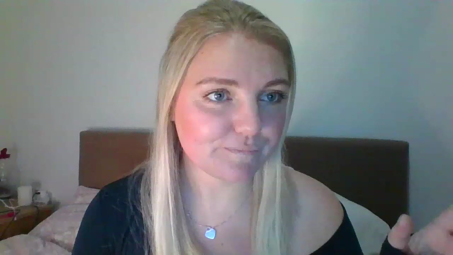 Gallery image thumbnail from JessyLou's myfreecams stream on, 02/07/2023, 21:33 image 19 of 20