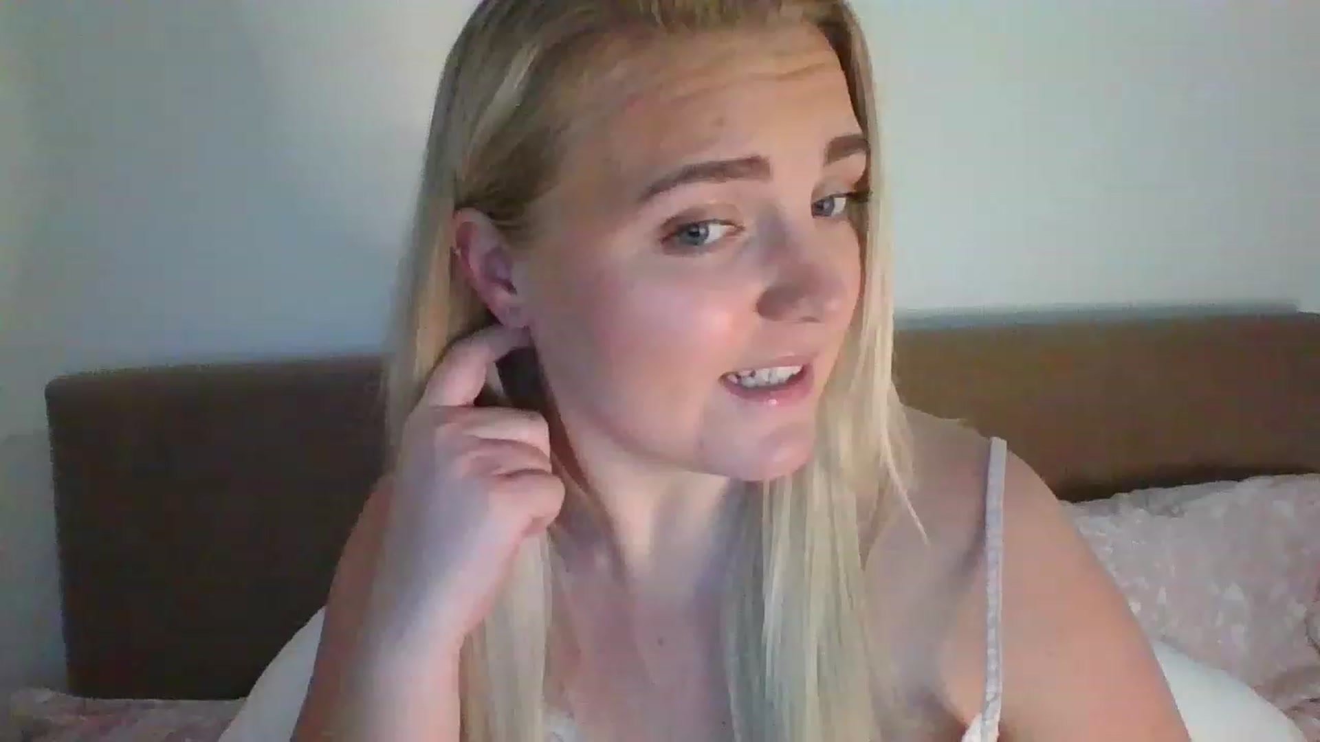 Gallery image thumbnail from JessyLou's myfreecams stream on, 02/09/2023, 21:14 image 20 of 20