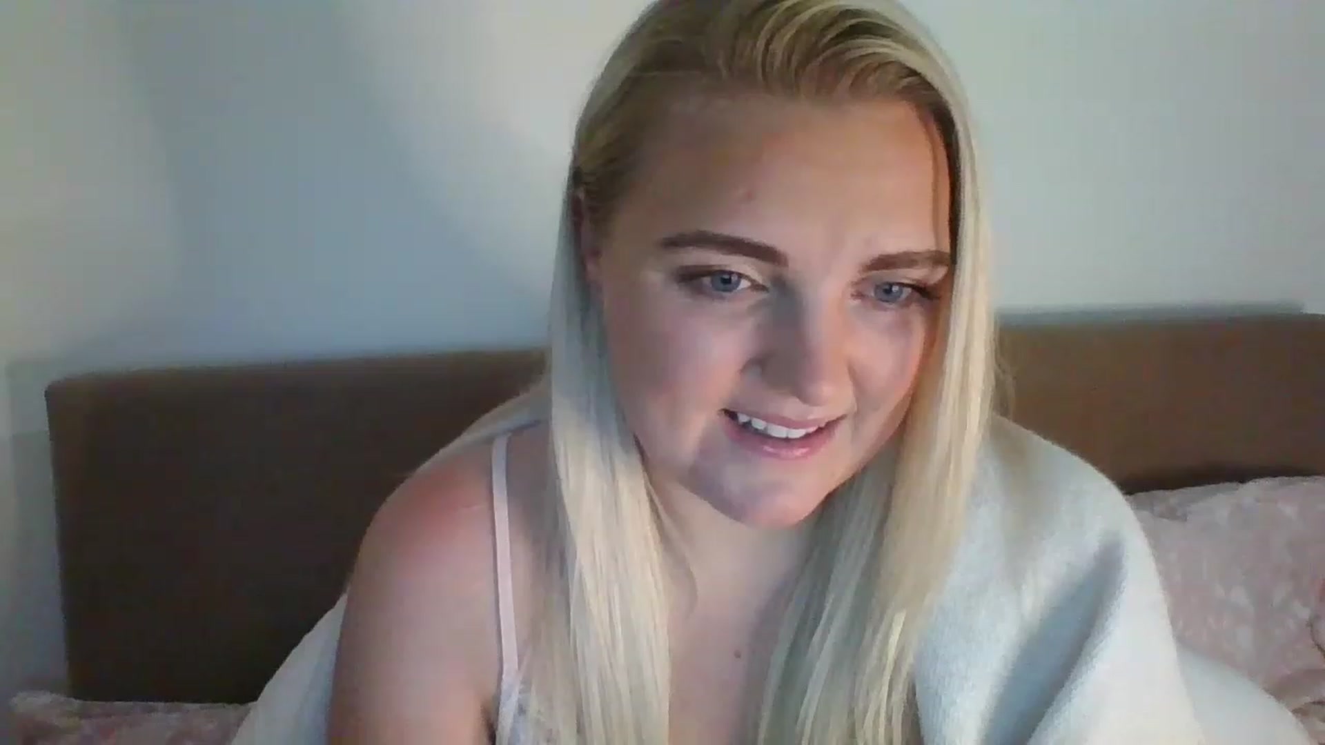Gallery image thumbnail from JessyLou's myfreecams stream on, 02/09/2023, 21:14 image 9 of 20