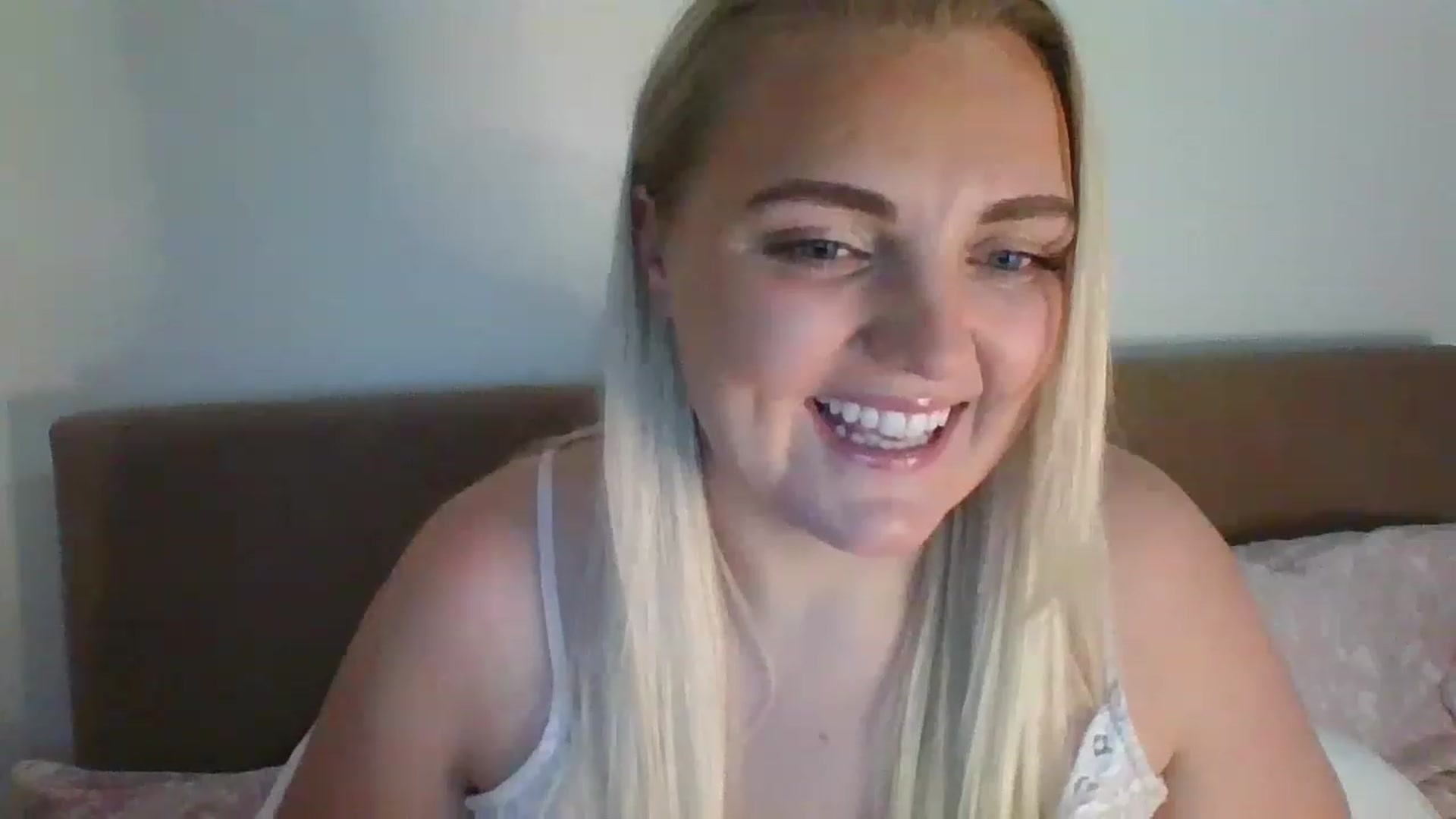 Gallery image thumbnail from JessyLou's myfreecams stream on, 02/09/2023, 21:14 image 11 of 20