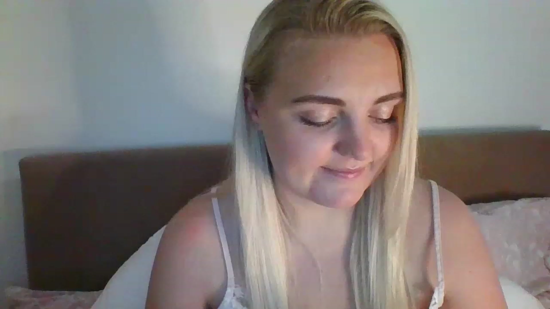 Gallery image thumbnail from JessyLou's myfreecams stream on, 02/09/2023, 21:14 image 19 of 20