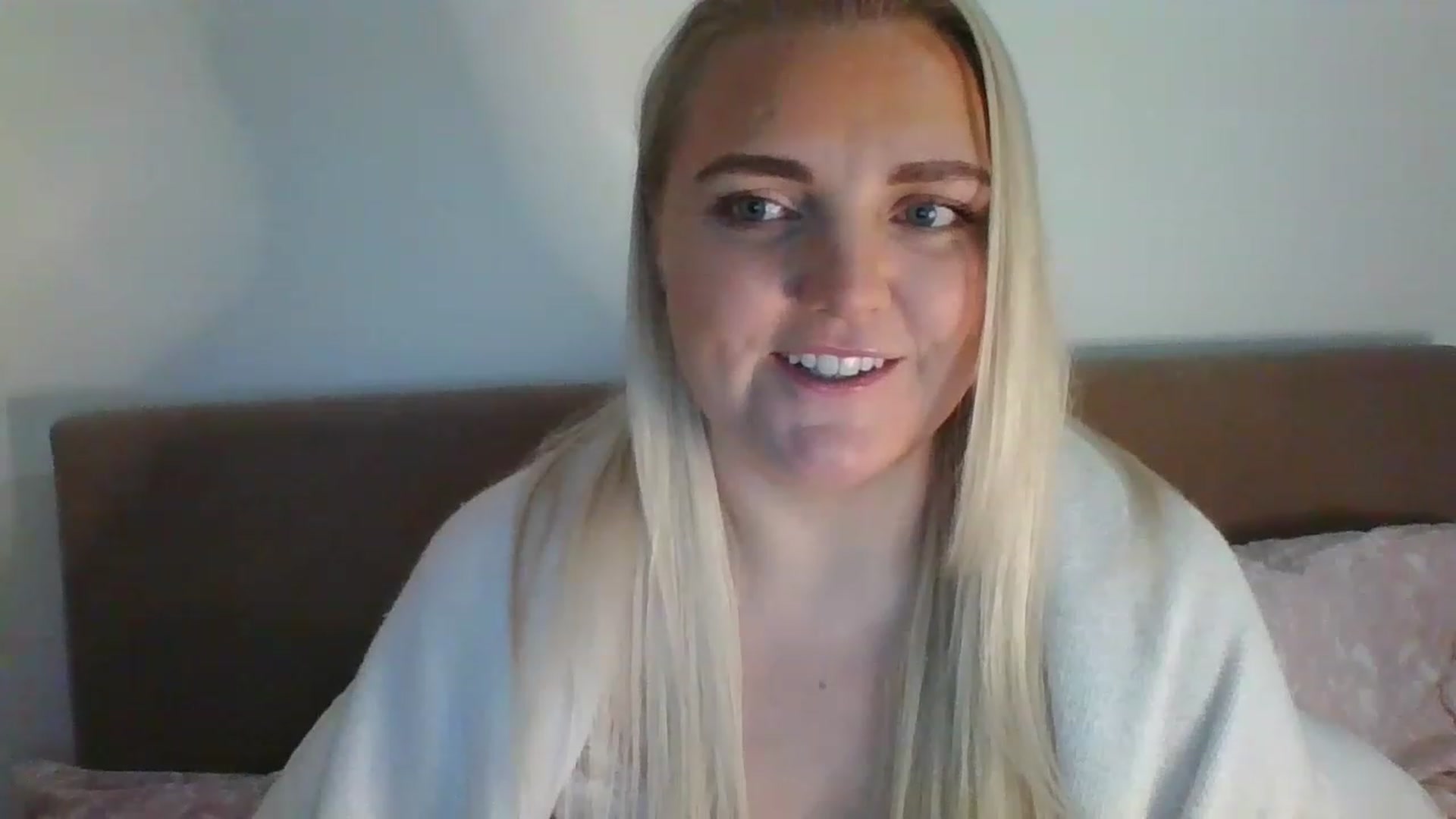 Gallery image thumbnail from JessyLou's myfreecams stream on, 02/09/2023, 21:14 image 5 of 20