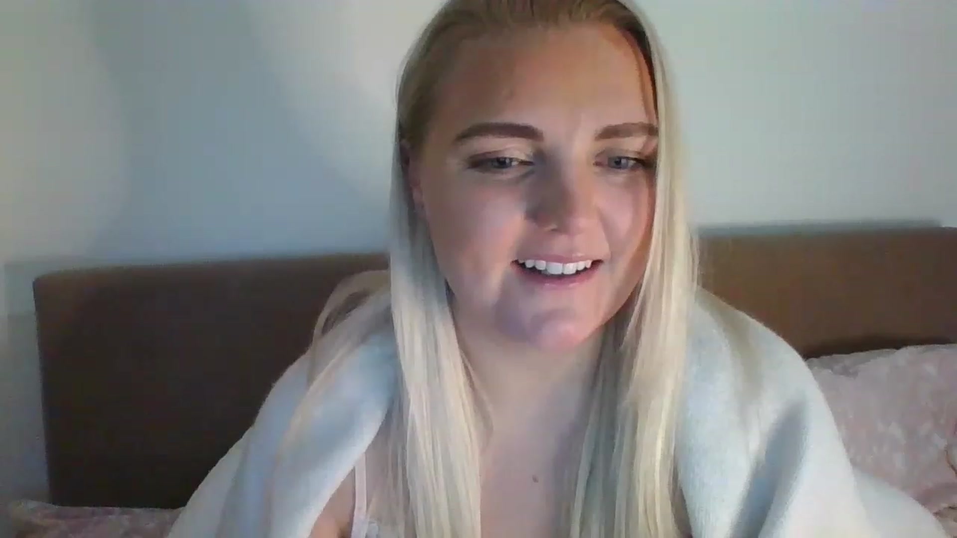 Gallery image thumbnail from JessyLou's myfreecams stream on, 02/09/2023, 21:14 image 7 of 20