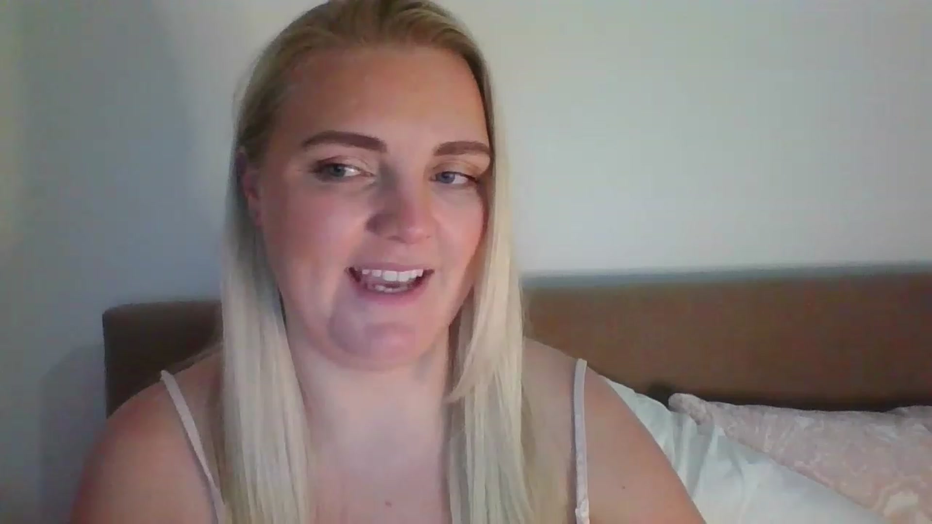 Gallery image thumbnail from JessyLou's myfreecams stream on, 02/09/2023, 22:40 image 10 of 20