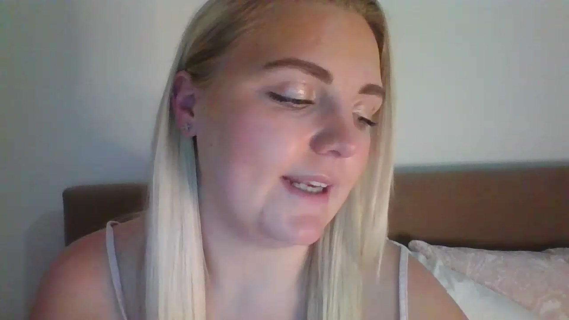 Gallery image thumbnail from JessyLou's myfreecams stream on, 02/09/2023, 22:40 image 6 of 20