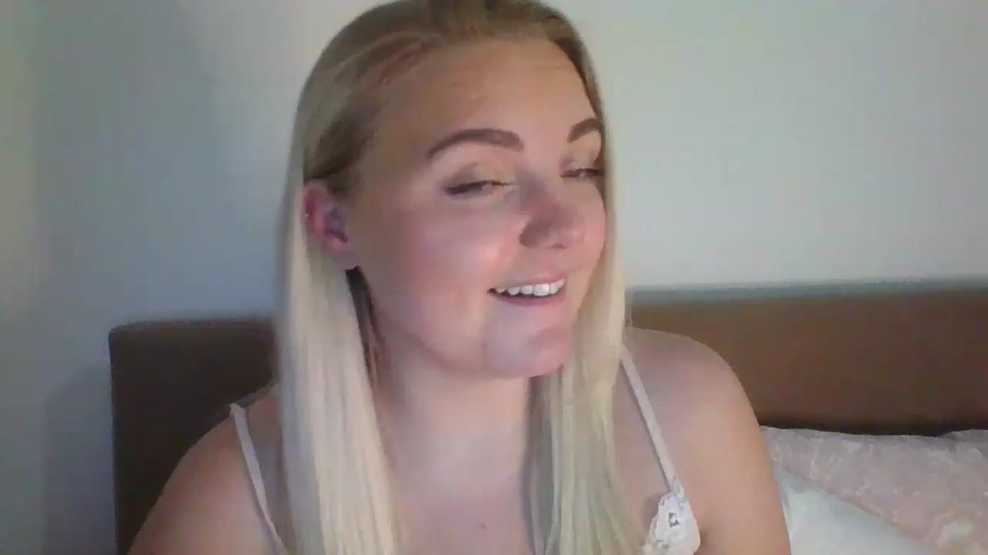 Gallery image thumbnail from JessyLou's myfreecams stream on, 02/09/2023, 22:40 image 12 of 20