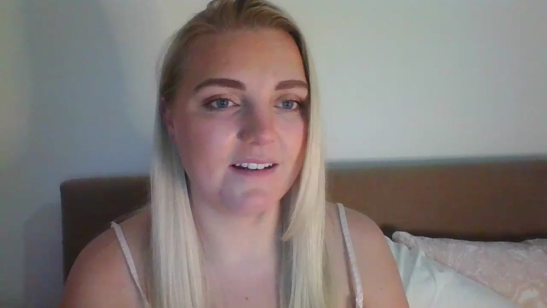 Gallery image thumbnail from JessyLou's myfreecams stream on, 02/09/2023, 22:40 image 14 of 20
