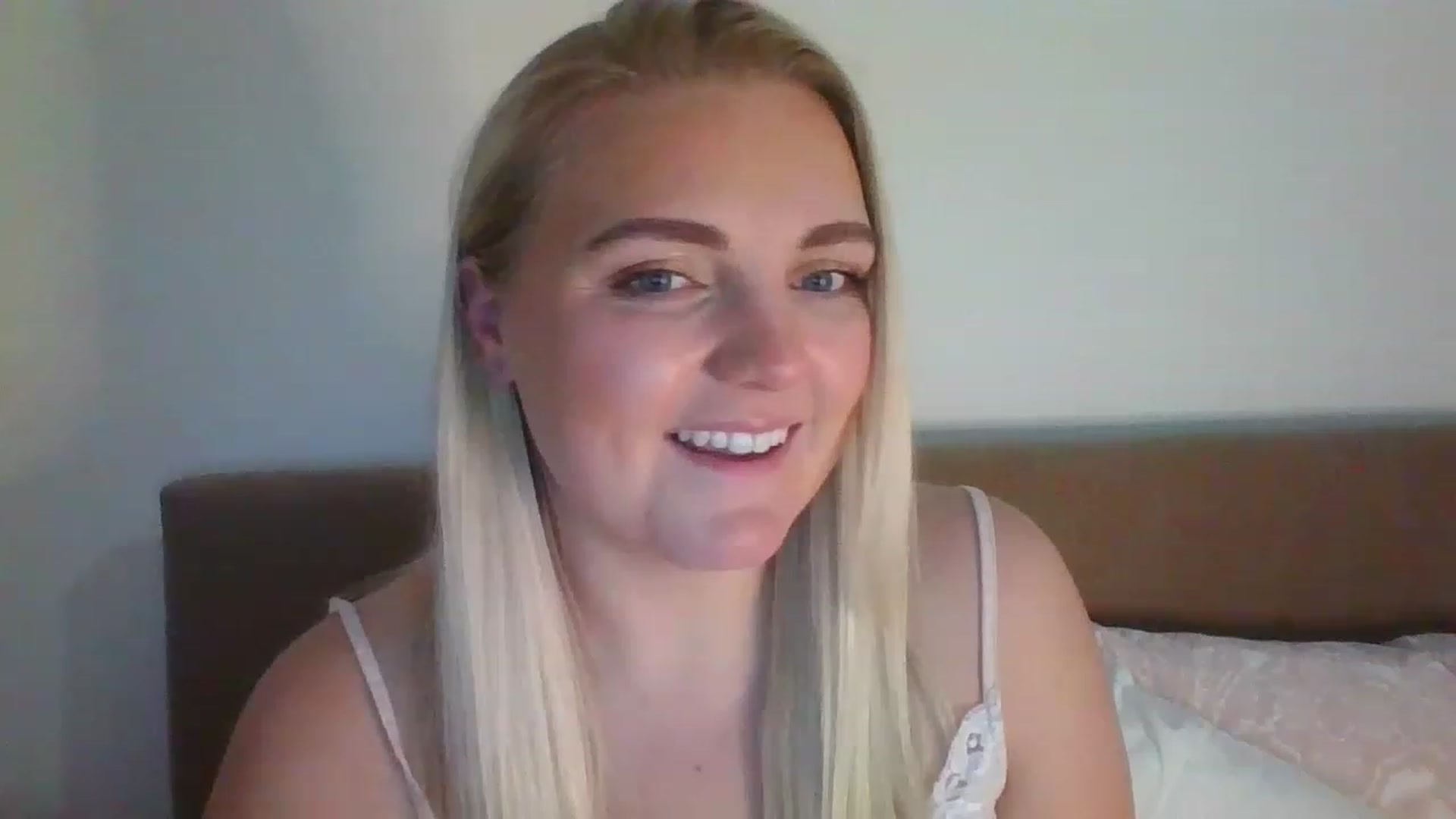 Gallery image thumbnail from JessyLou's myfreecams stream on, 02/09/2023, 22:40 image 15 of 20