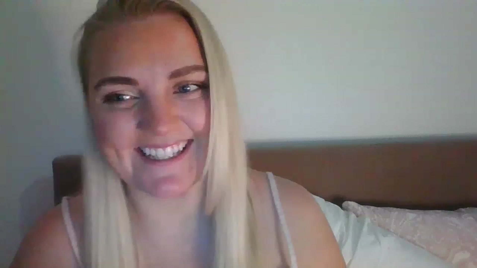 Gallery image thumbnail from JessyLou's myfreecams stream on, 02/09/2023, 22:40 image 13 of 20