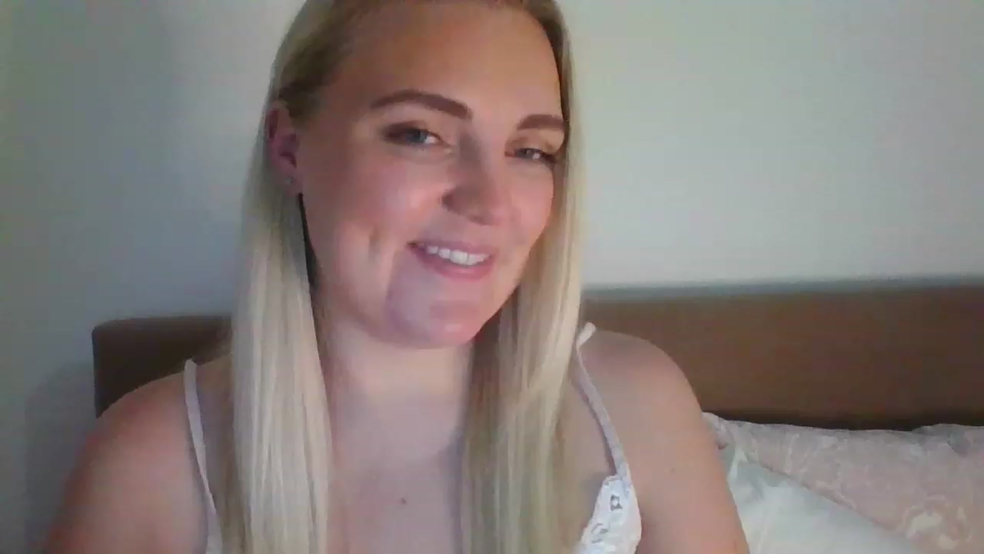 Gallery image thumbnail from JessyLou's myfreecams stream on, 02/09/2023, 22:40 image 1 of 20