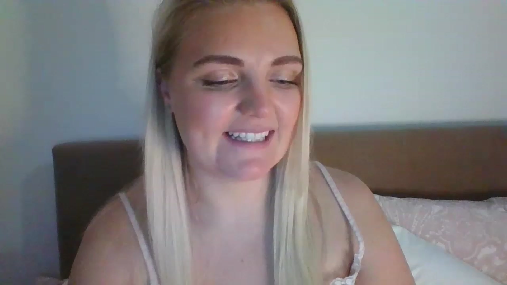 Gallery image thumbnail from JessyLou's myfreecams stream on, 02/09/2023, 23:27 image 8 of 20