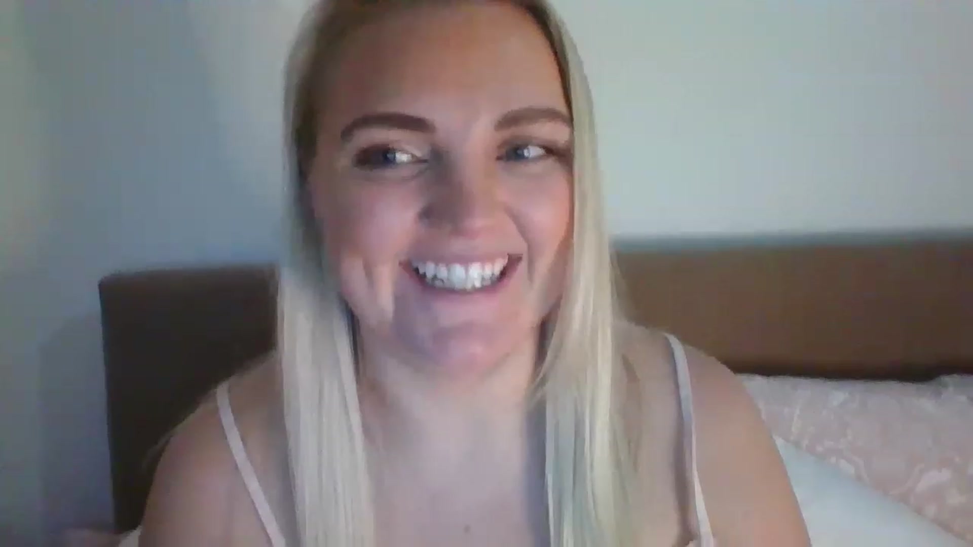 Gallery image thumbnail from JessyLou's myfreecams stream on, 02/09/2023, 23:27 image 6 of 20