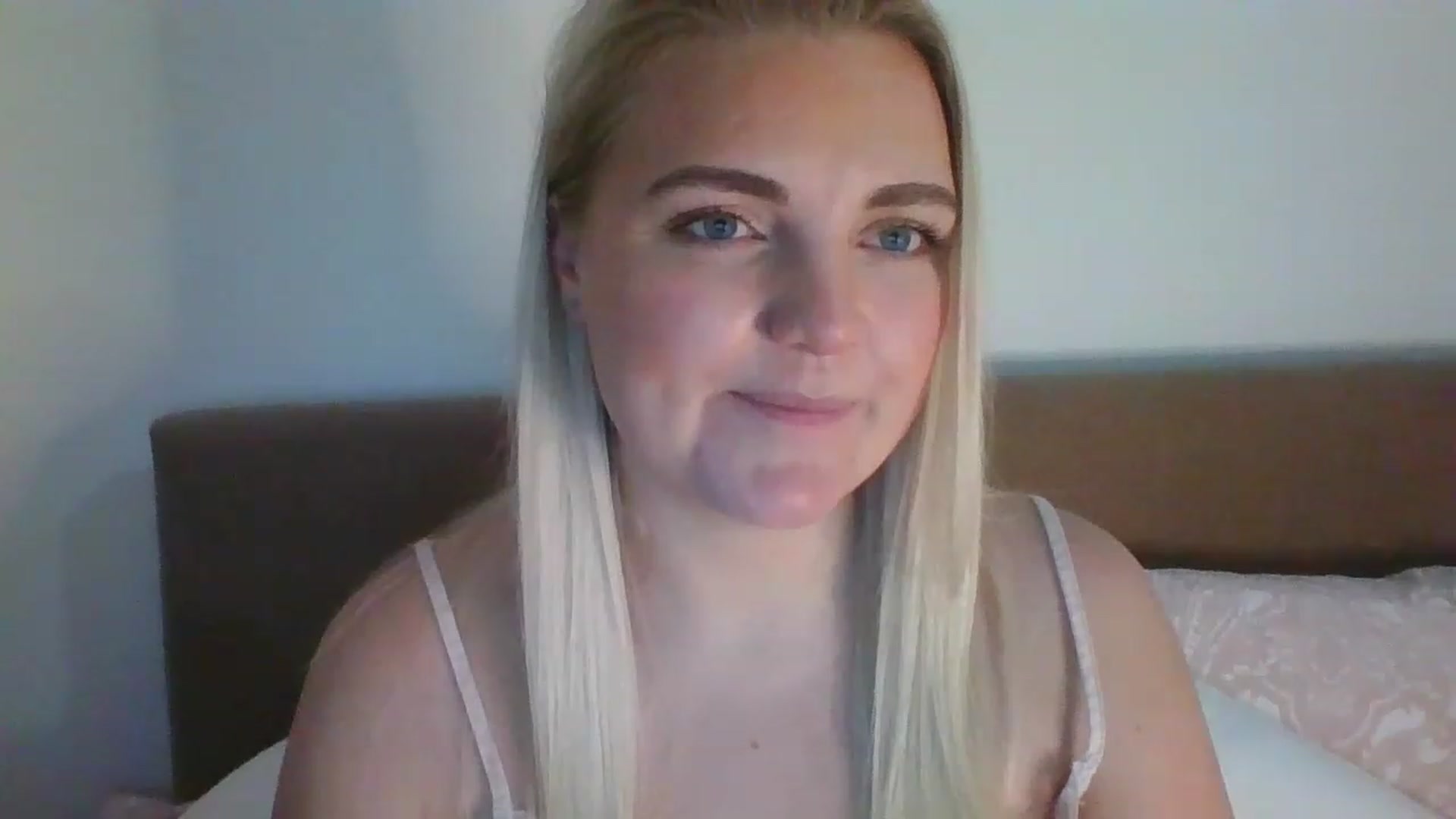 Gallery image thumbnail from JessyLou's myfreecams stream on, 02/09/2023, 23:27 image 9 of 20