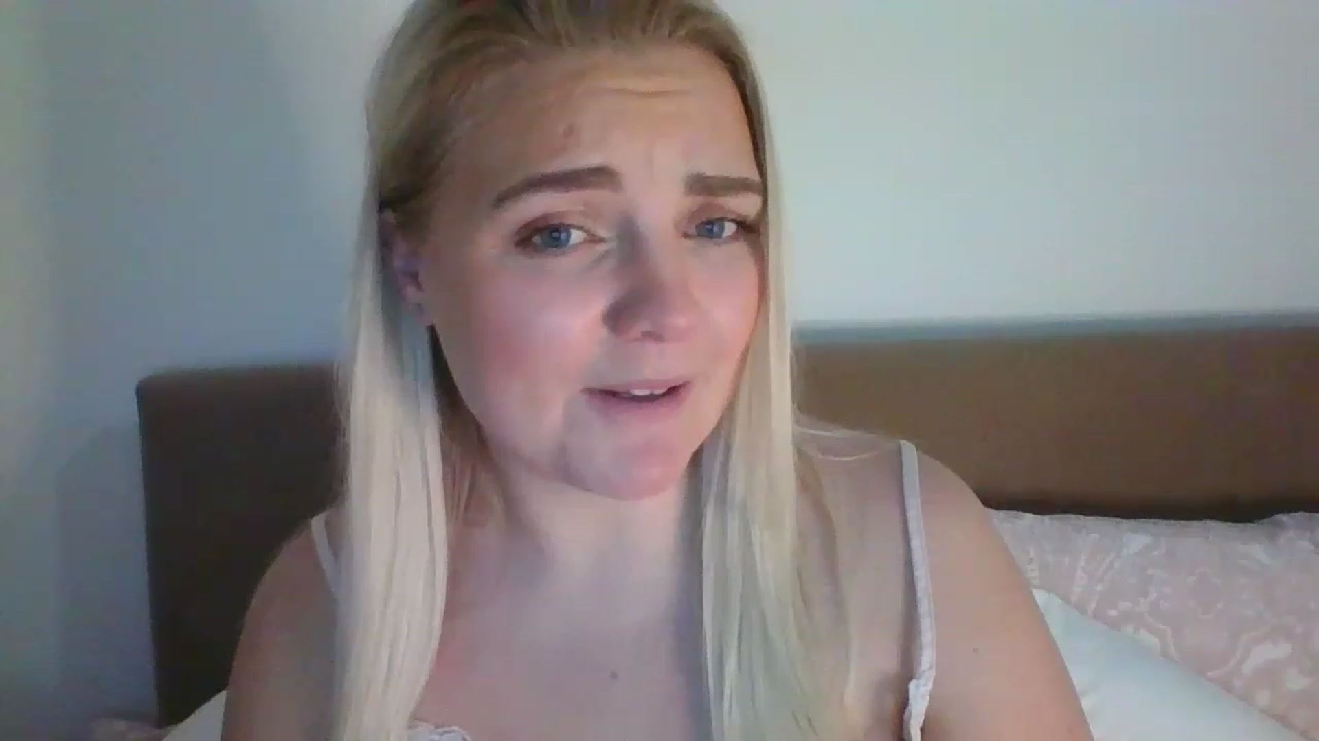 Gallery image thumbnail from JessyLou's myfreecams stream on, 02/09/2023, 23:27 image 10 of 20