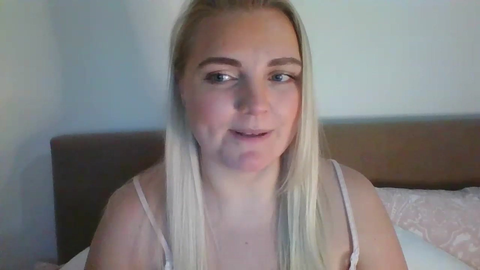 Gallery image thumbnail from JessyLou's myfreecams stream on, 02/09/2023, 23:27 image 2 of 20
