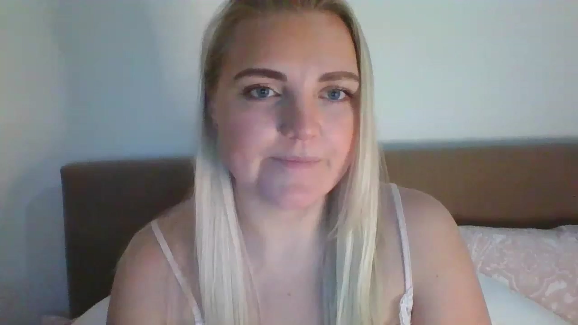 Gallery image thumbnail from JessyLou's myfreecams stream on, 02/09/2023, 23:27 image 1 of 20