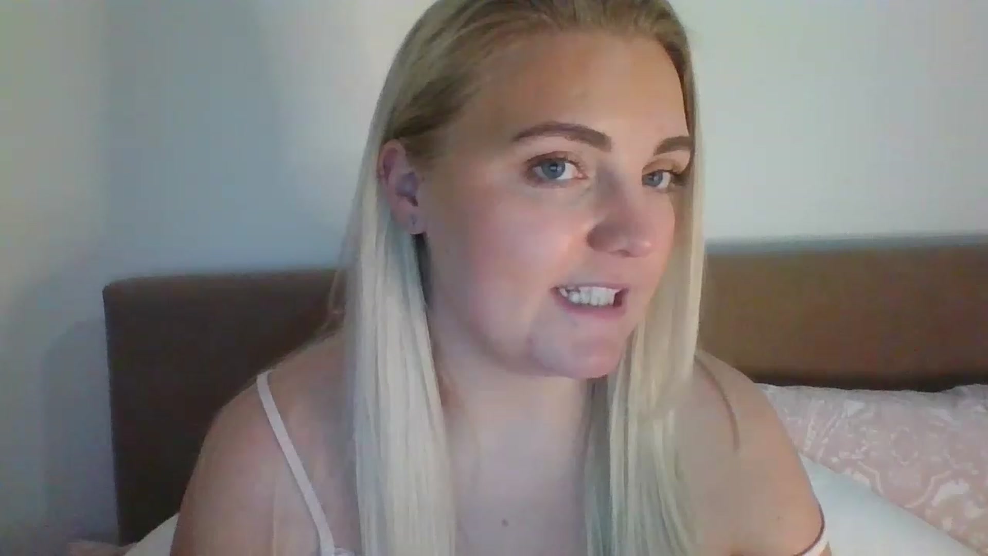 Gallery image thumbnail from JessyLou's myfreecams stream on, 02/09/2023, 23:27 image 19 of 20