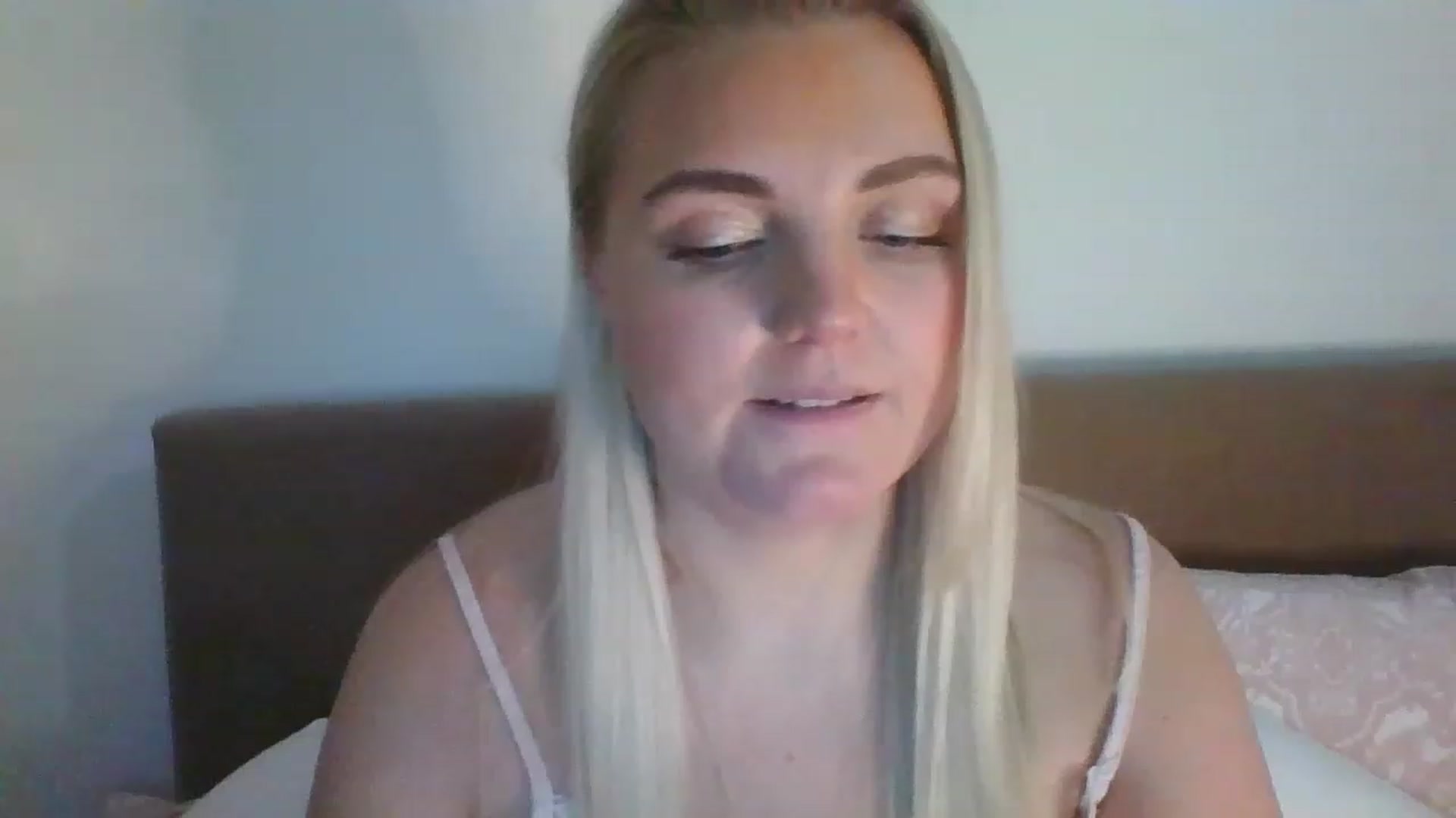 Gallery image thumbnail from JessyLou's myfreecams stream on, 02/09/2023, 23:27 image 18 of 20