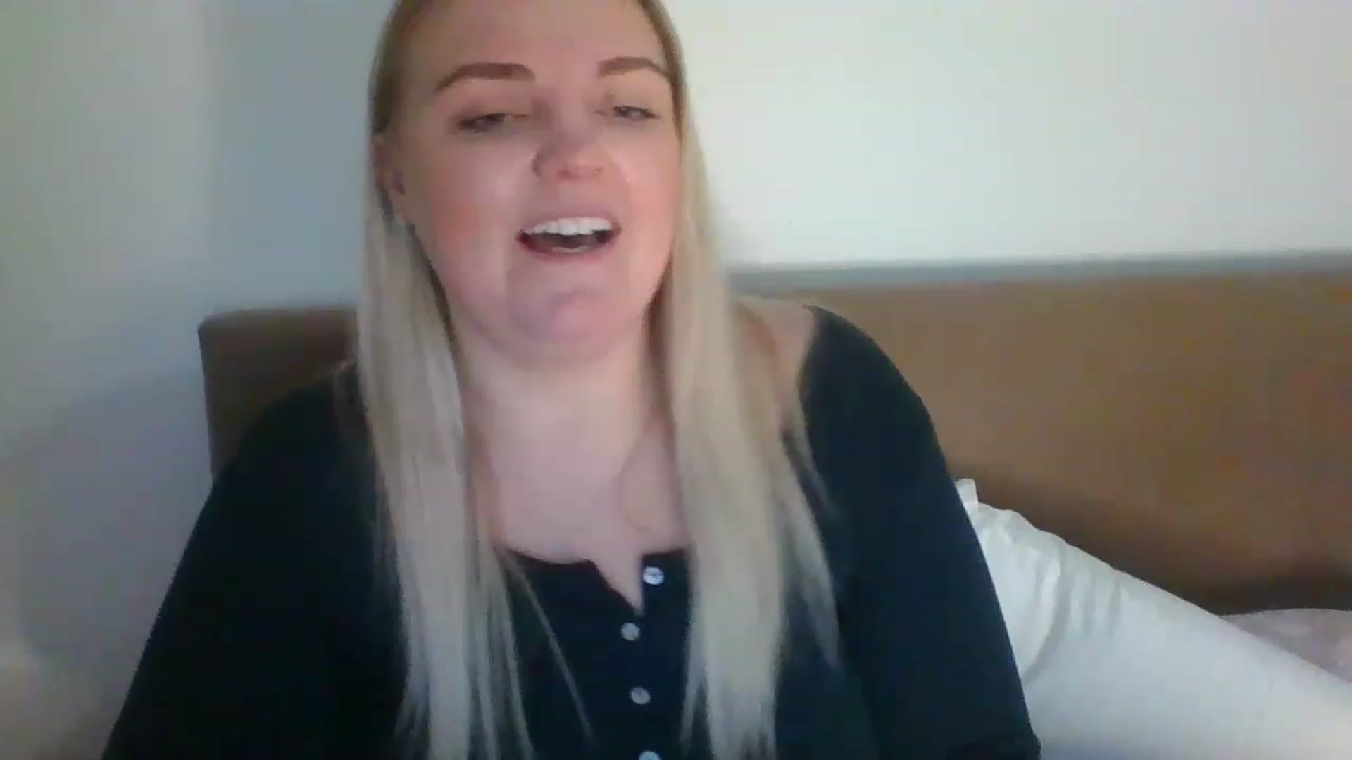 Gallery image thumbnail from JessyLou's myfreecams stream on, 03/03/2023, 23:18 image 20 of 20