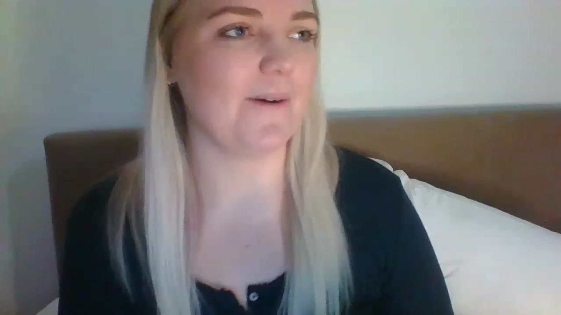 Gallery image thumbnail from JessyLou's myfreecams stream on, 03/03/2023, 23:18 image 5 of 20