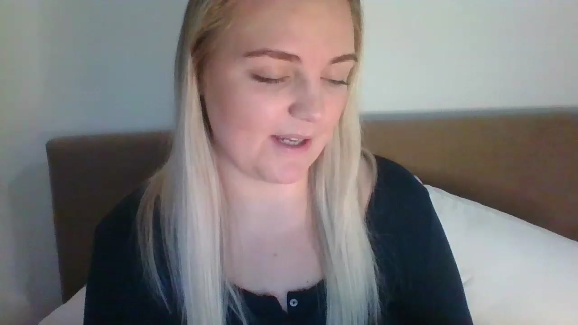 Gallery image thumbnail from JessyLou's myfreecams stream on, 03/03/2023, 23:18 image 6 of 20