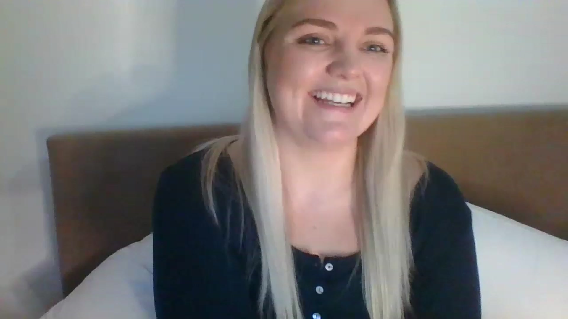 Gallery image thumbnail from JessyLou's myfreecams stream on, 03/03/2023, 23:18 image 8 of 20