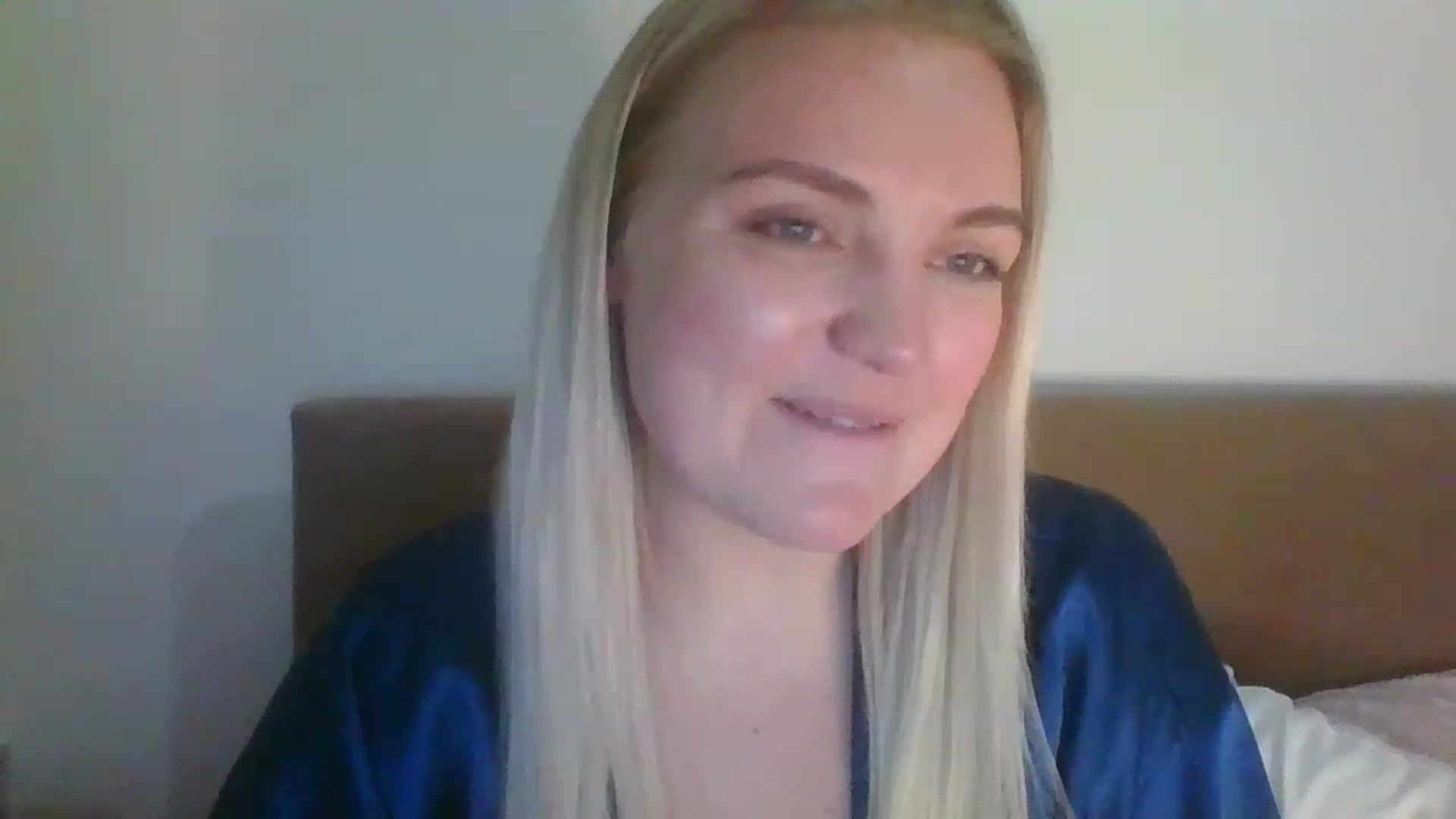 Gallery image thumbnail from JessyLou's myfreecams stream on, 03/05/2023, 22:03 image 11 of 20