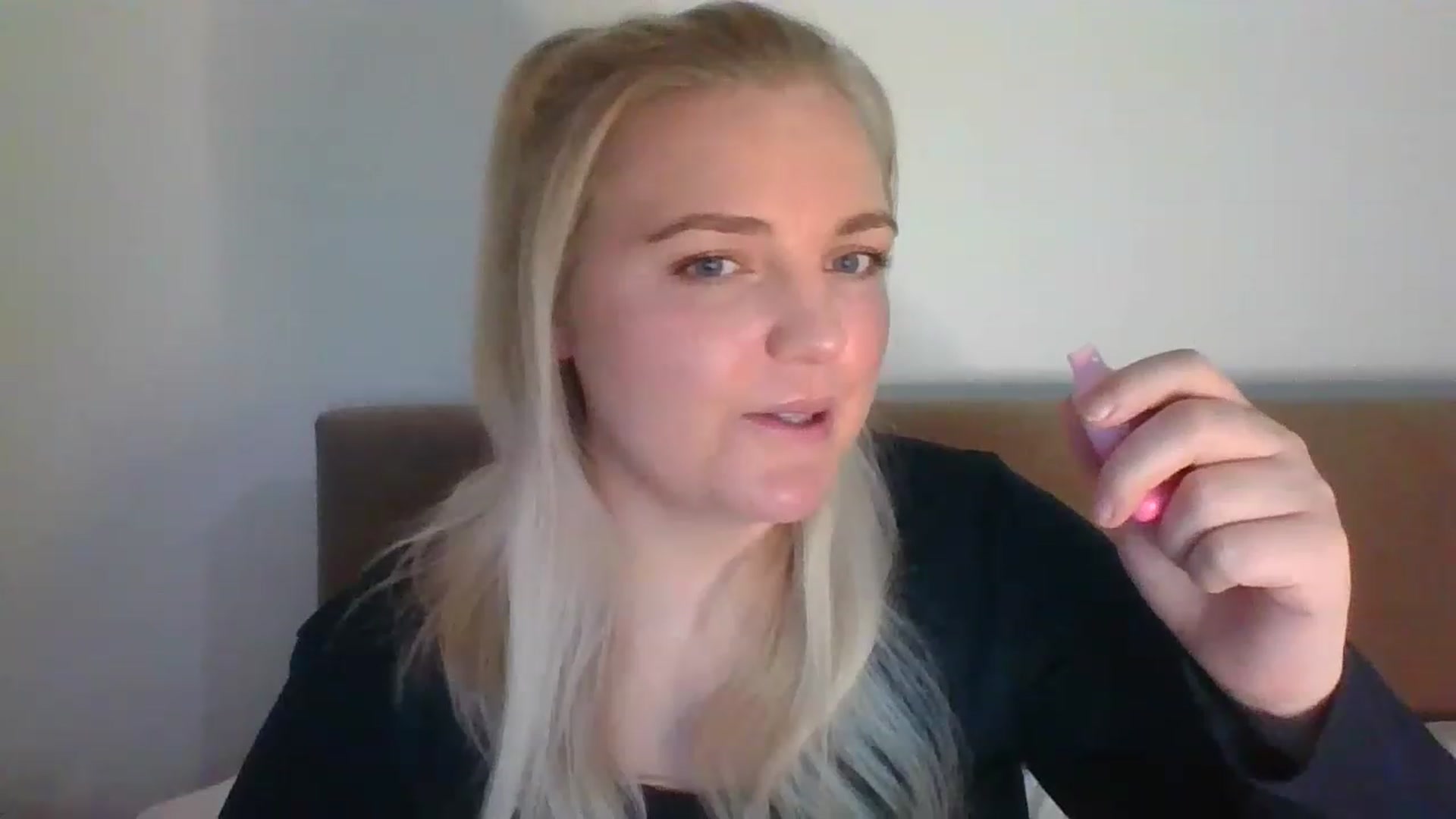 Gallery image thumbnail from JessyLou's myfreecams stream on, 03/18/2023, 21:55 image 15 of 20