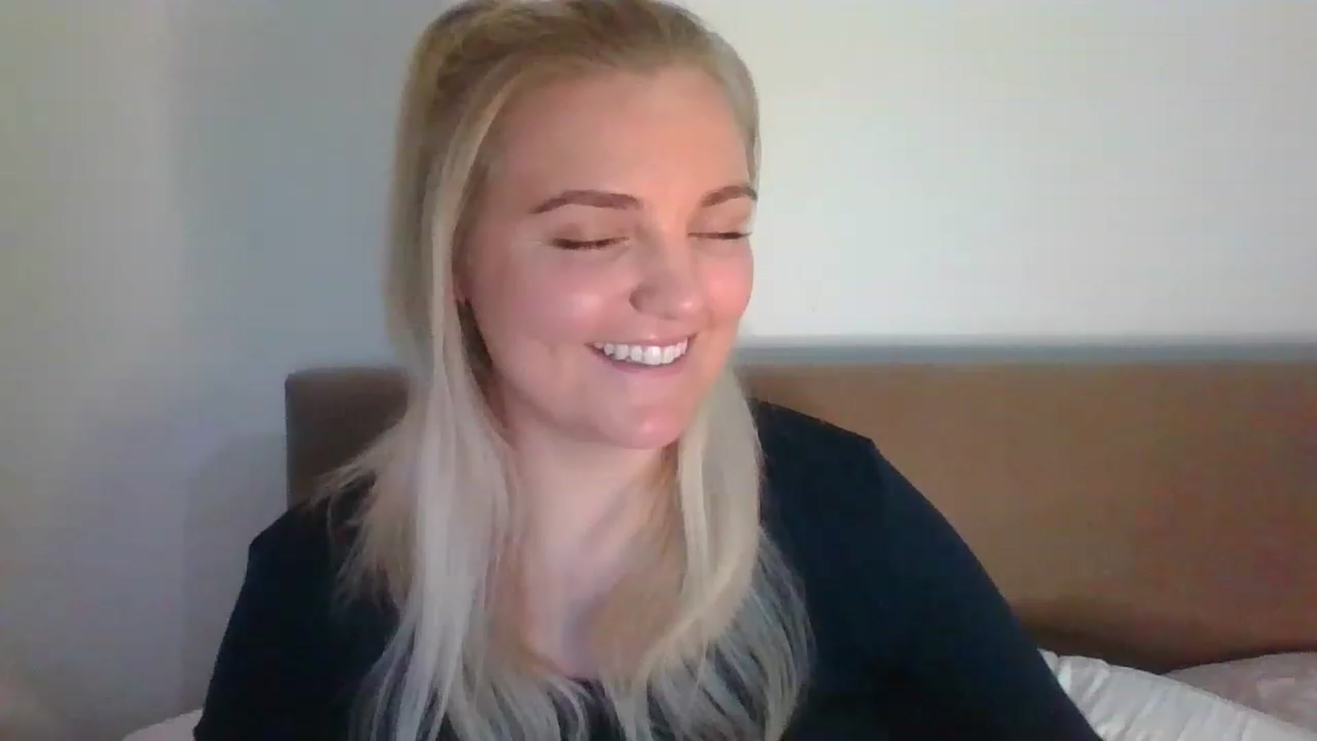 Gallery image thumbnail from JessyLou's myfreecams stream on, 03/18/2023, 21:55 image 17 of 20