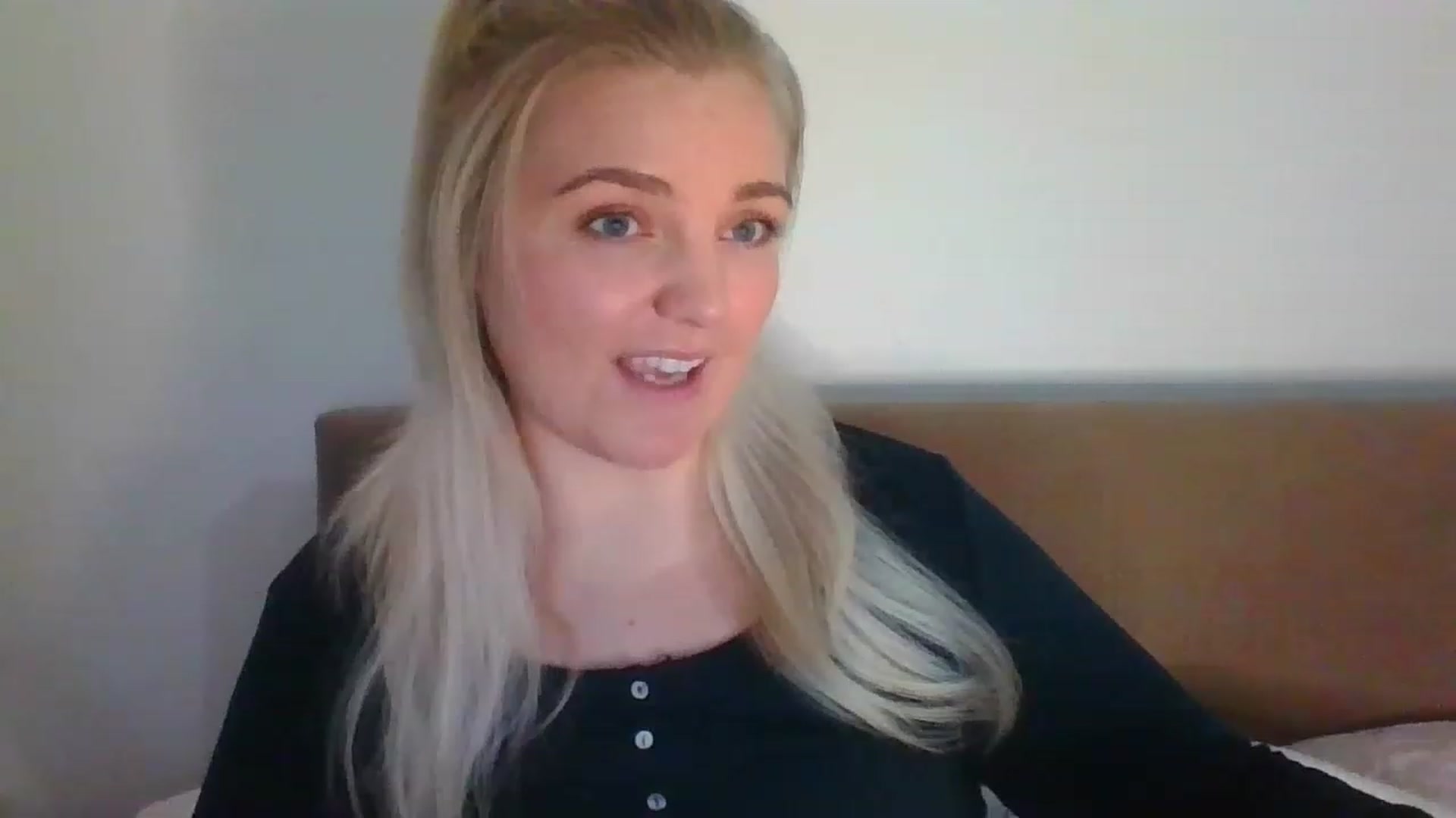 Gallery image thumbnail from JessyLou's myfreecams stream on, 03/18/2023, 21:55 image 10 of 20