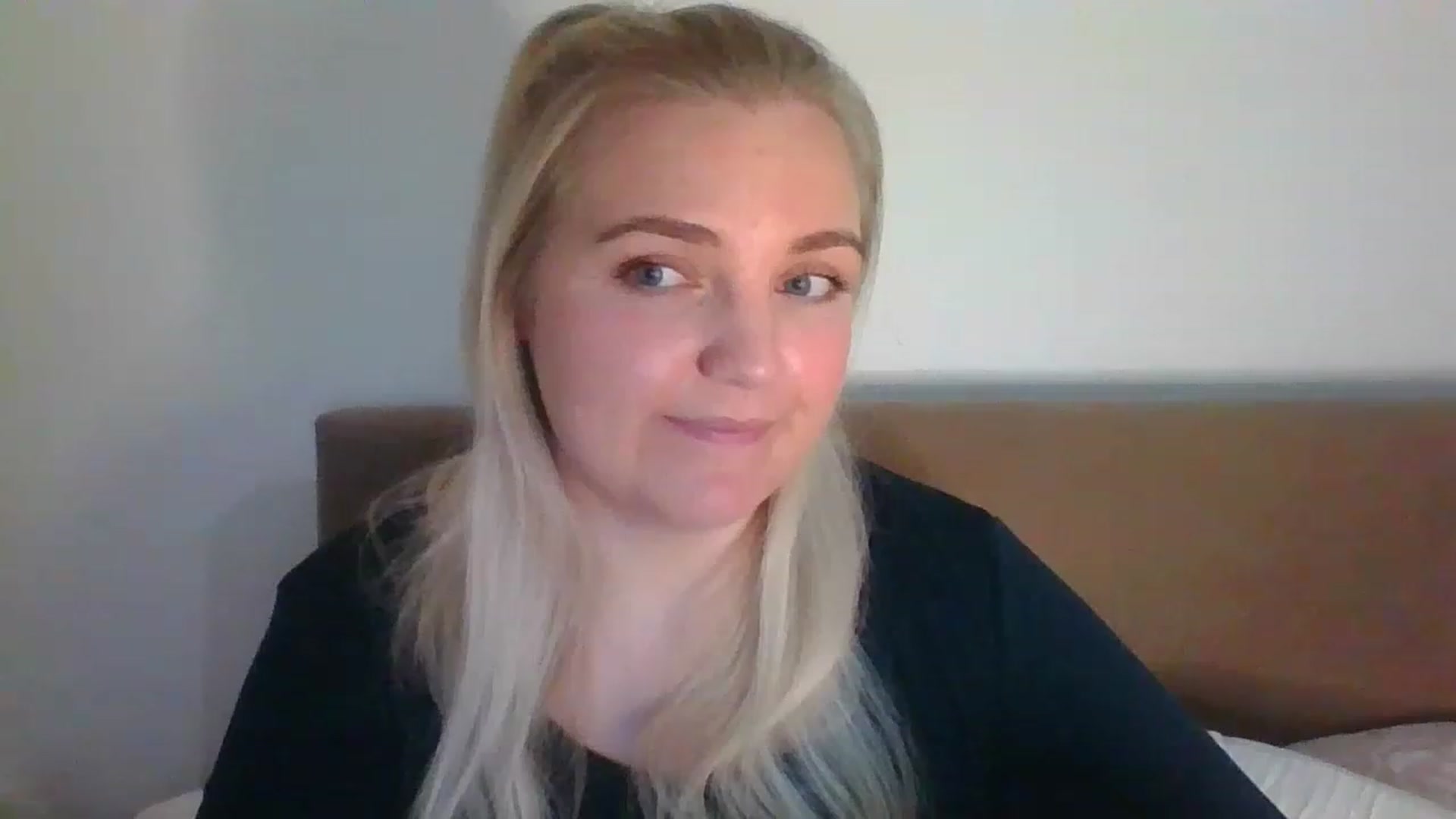 Gallery image thumbnail from JessyLou's myfreecams stream on, 03/18/2023, 21:55 image 12 of 20