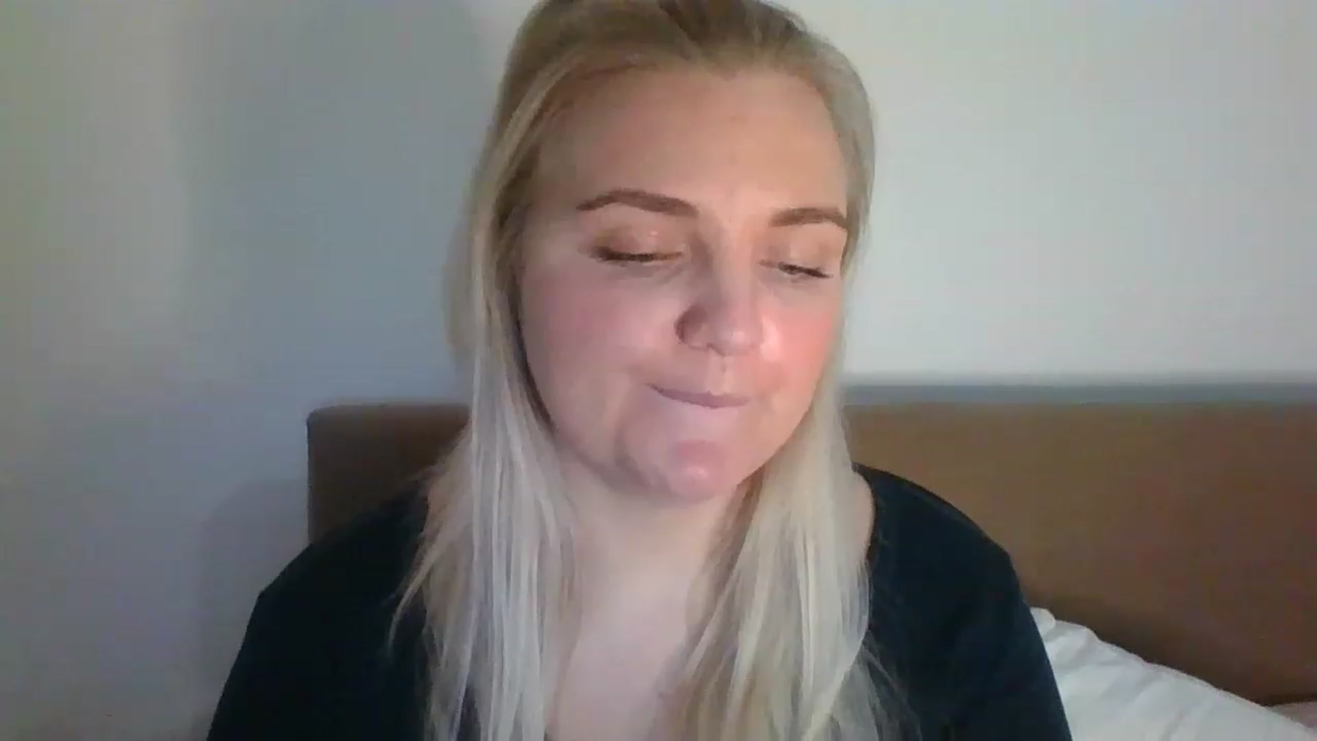 Gallery image thumbnail from JessyLou's myfreecams stream on, 03/18/2023, 23:22 image 17 of 20