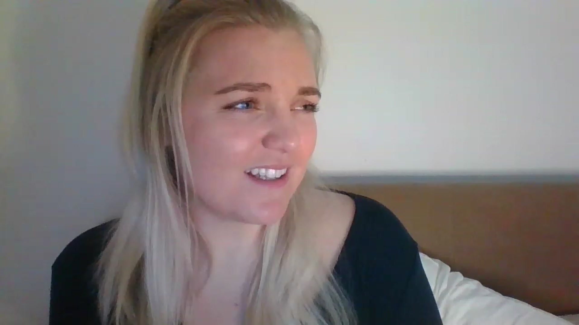 Gallery image thumbnail from JessyLou's myfreecams stream on, 03/18/2023, 23:22 image 4 of 20