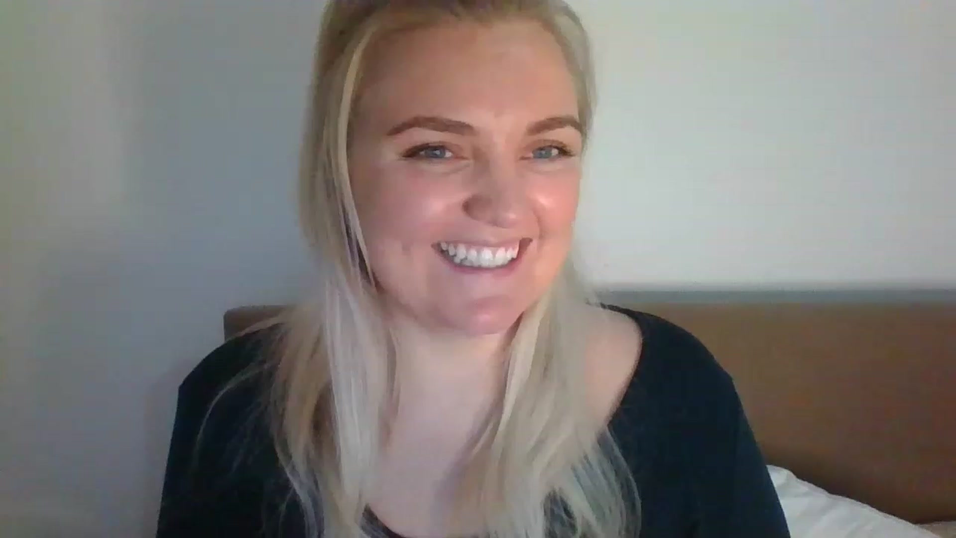 Gallery image thumbnail from JessyLou's myfreecams stream on, 03/18/2023, 23:22 image 3 of 20