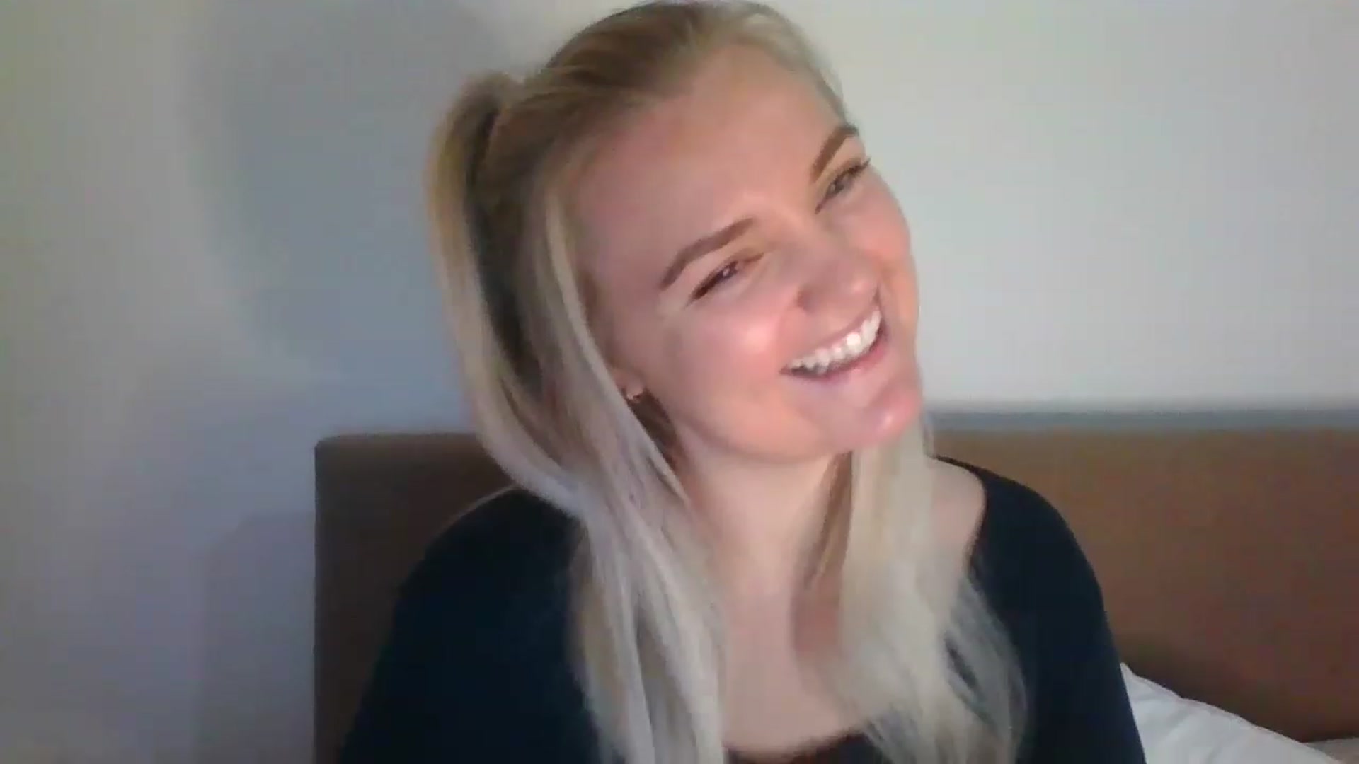 Gallery image thumbnail from JessyLou's myfreecams stream on, 03/18/2023, 23:22 image 5 of 20