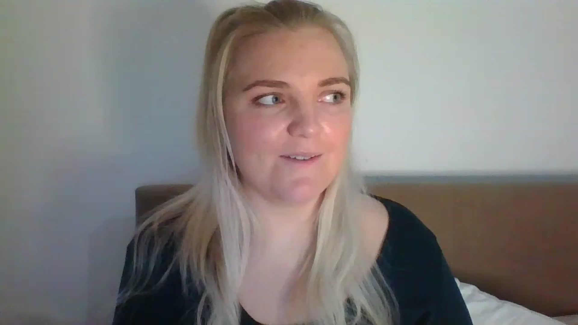 Gallery image thumbnail from JessyLou's myfreecams stream on, 03/18/2023, 23:22 image 2 of 20