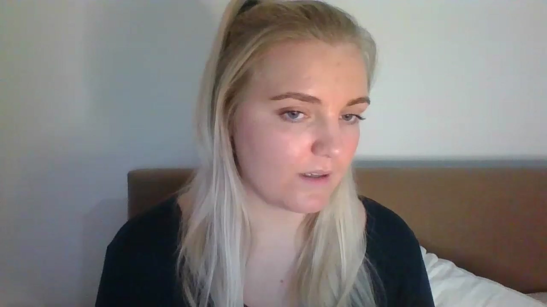 Gallery image thumbnail from JessyLou's myfreecams stream on, 03/18/2023, 23:22 image 16 of 20