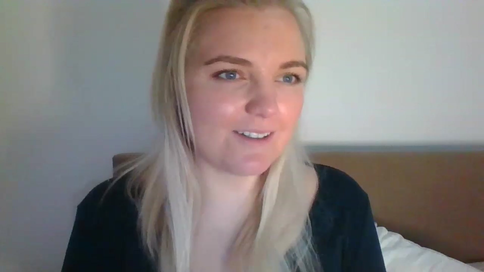 Gallery image thumbnail from JessyLou's myfreecams stream on, 03/18/2023, 23:22 image 12 of 20